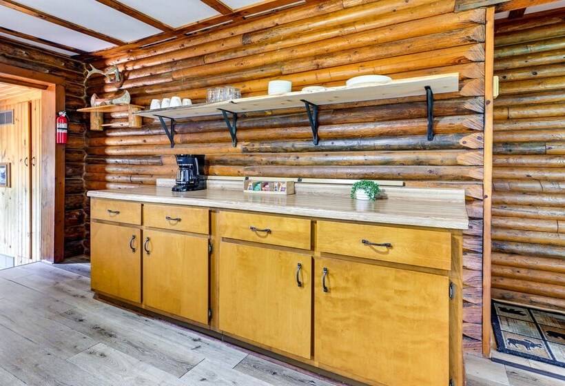 Pet Friendly Lyndon Station Cabin   Hike & Fish!