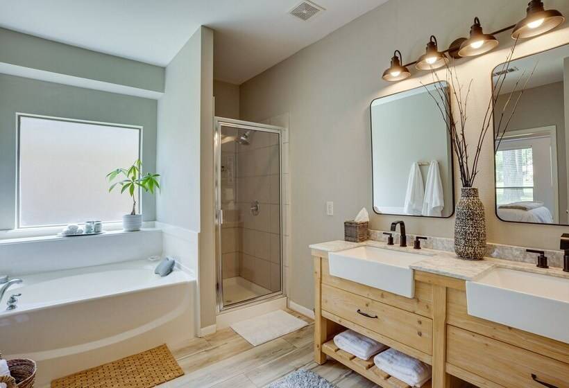 Pet Friendly Montgomery Retreat W/ Community Pool!