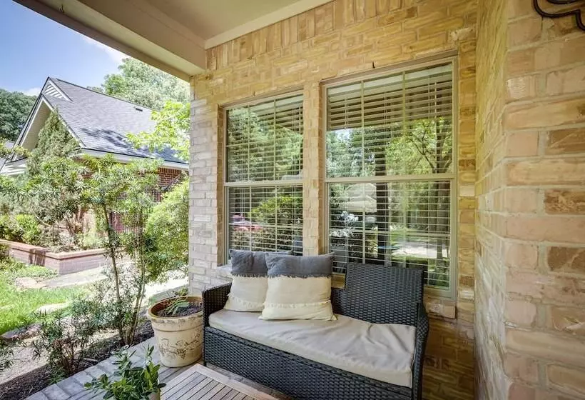 Pet Friendly Montgomery Retreat W/ Community Pool!