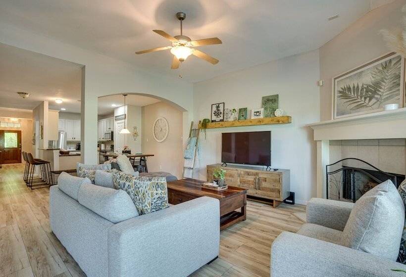 Pet Friendly Montgomery Retreat W/ Community Pool!