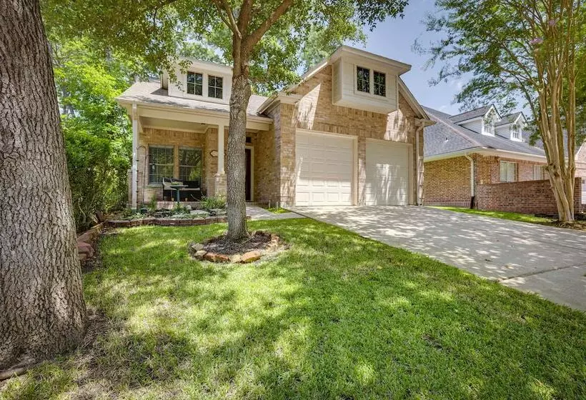 Pet Friendly Montgomery Retreat W/ Community Pool!