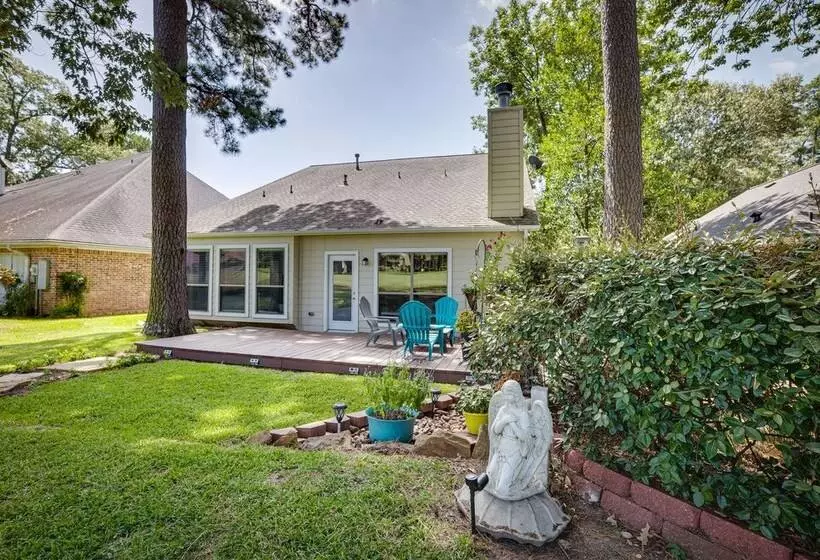 Pet Friendly Montgomery Retreat W/ Community Pool!