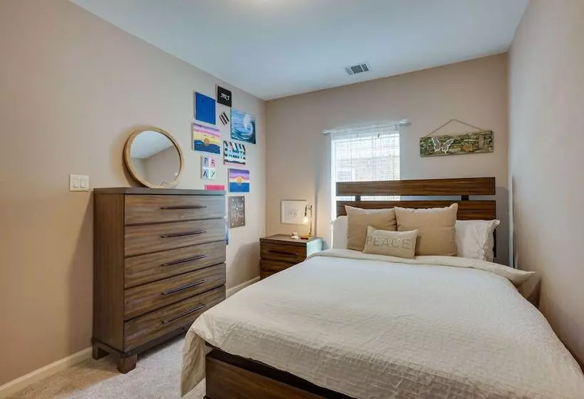 Pet Friendly Montgomery Retreat W/ Community Pool!