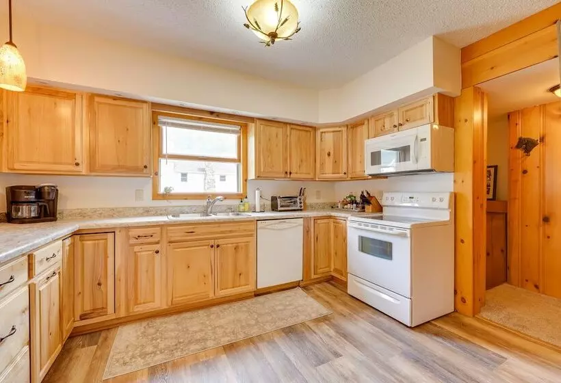 Pet Friendly Queensbury Home W/ Screened Porch