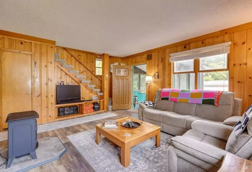 Pet Friendly Queensbury Home W/ Screened Porch