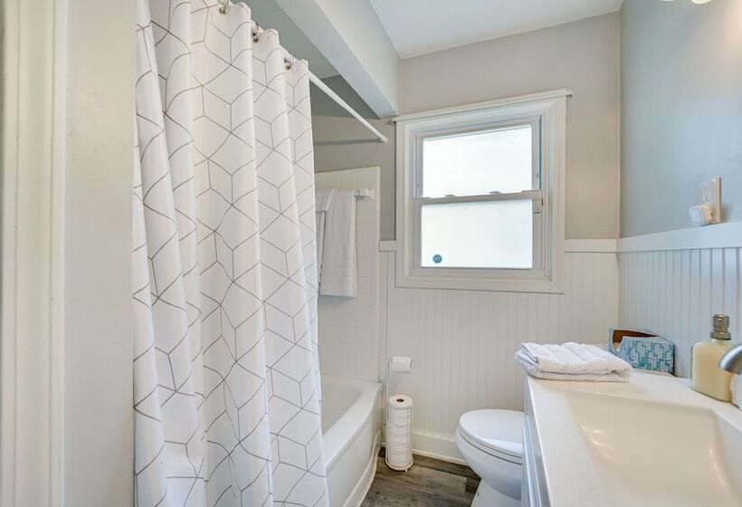 Pet Friendly Southfield House W/ Ping Pong Table!