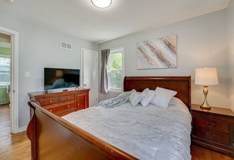 Pet Friendly Southfield House W/ Ping Pong Table!