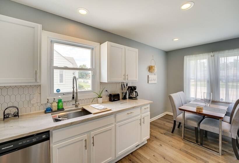 Pet Friendly Southfield House W/ Ping Pong Table!