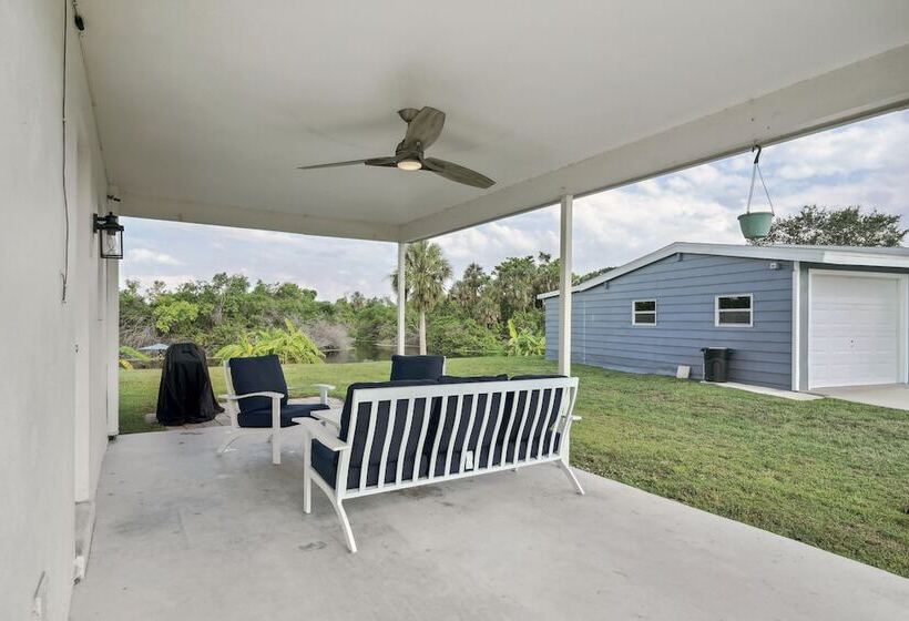 Port Charlotte Home W/ Sunroom, Grill & Fire Pit!