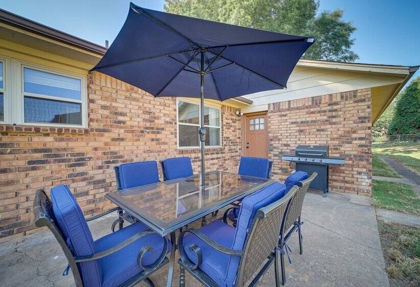 Quiet Oklahoma Home Close To Golf Courses!