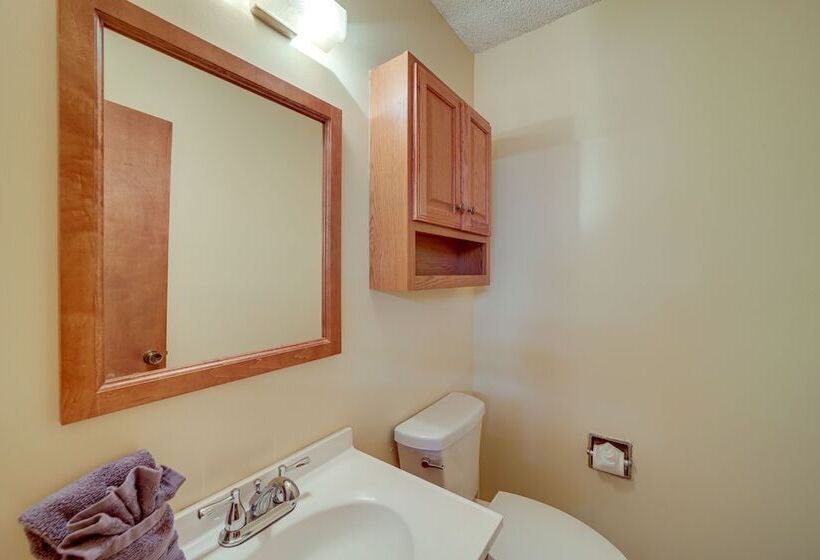 Quiet Oklahoma Home Close To Golf Courses!