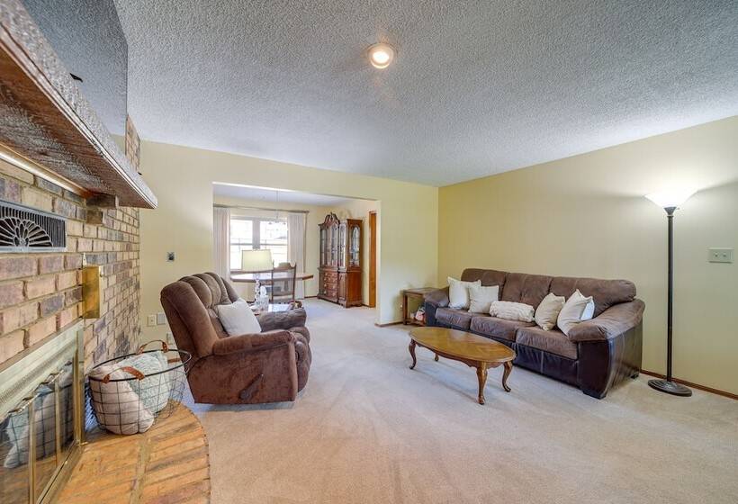 Quiet Oklahoma Home Close To Golf Courses!