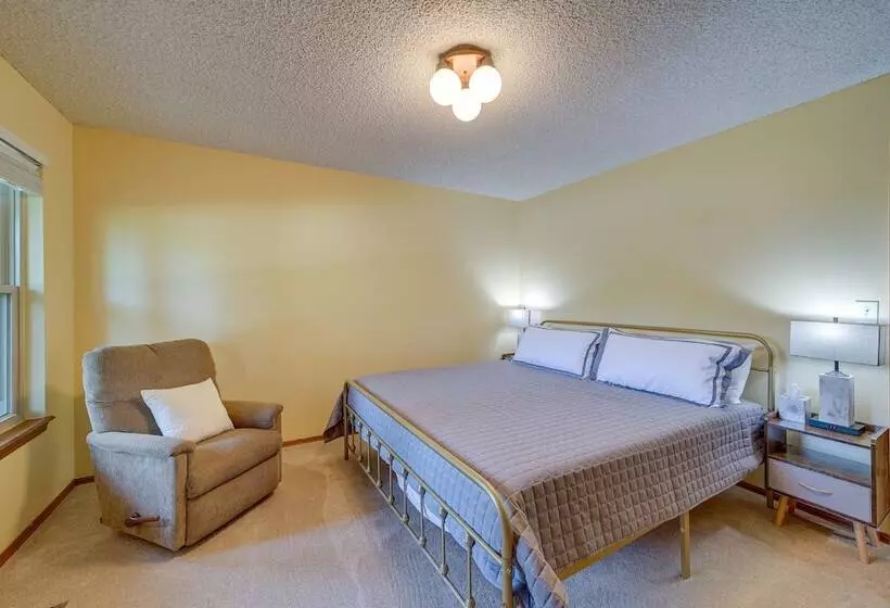 Quiet Oklahoma Home   Close To Golf Courses!