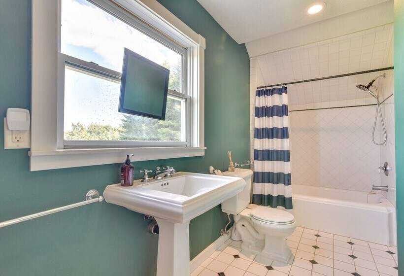 Rainier Home On 20 Acres W/ Blueberry Farm!