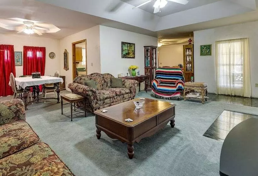 Remote Pet Friendly Harlingen House!