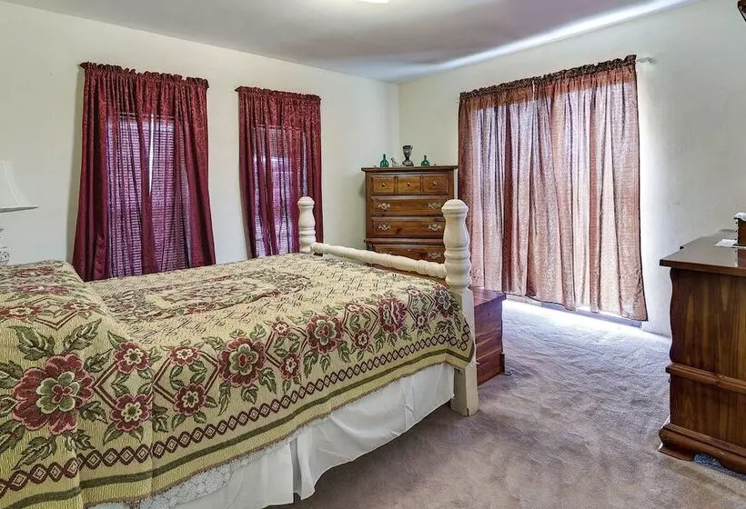 Remote Pet Friendly Harlingen House!