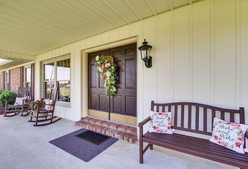 Russell Springs Getaway, 10 Mi To Lake Cumberland!