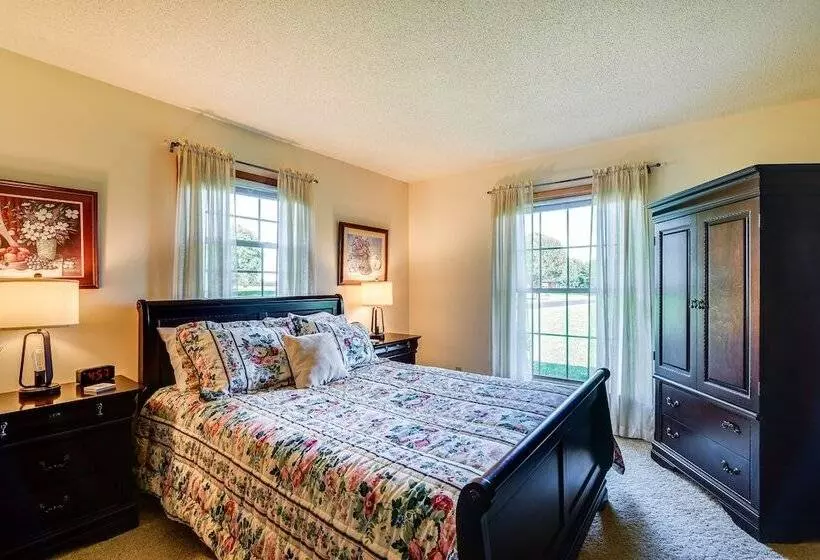 Russell Springs Getaway, 10 Mi To Lake Cumberland!