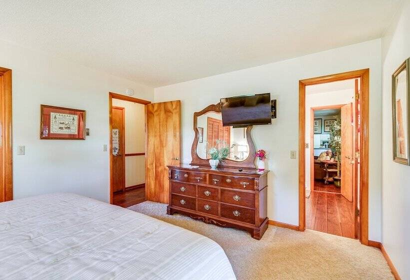 Russell Springs Getaway, 10 Mi To Lake Cumberland!