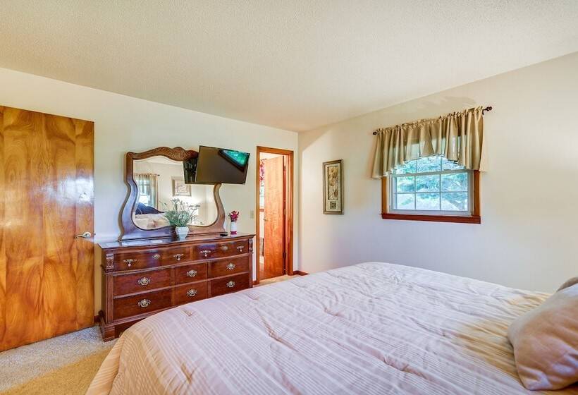 Russell Springs Getaway, 10 Mi To Lake Cumberland!