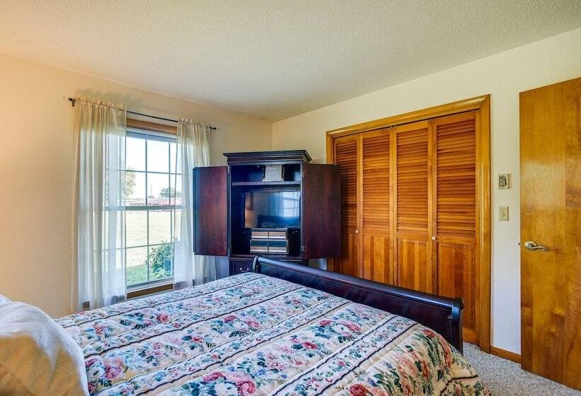 Russell Springs Getaway, 10 Mi To Lake Cumberland!