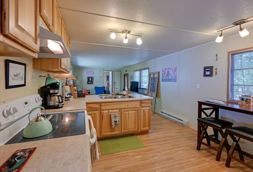 Rustic Mauston Retreat: Walk To Castle Rock Lake