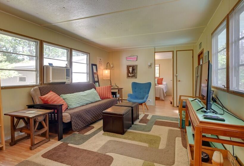 Rustic Mauston Retreat: Walk To Castle Rock Lake