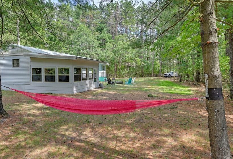 Rustic Mauston Retreat: Walk To Castle Rock Lake