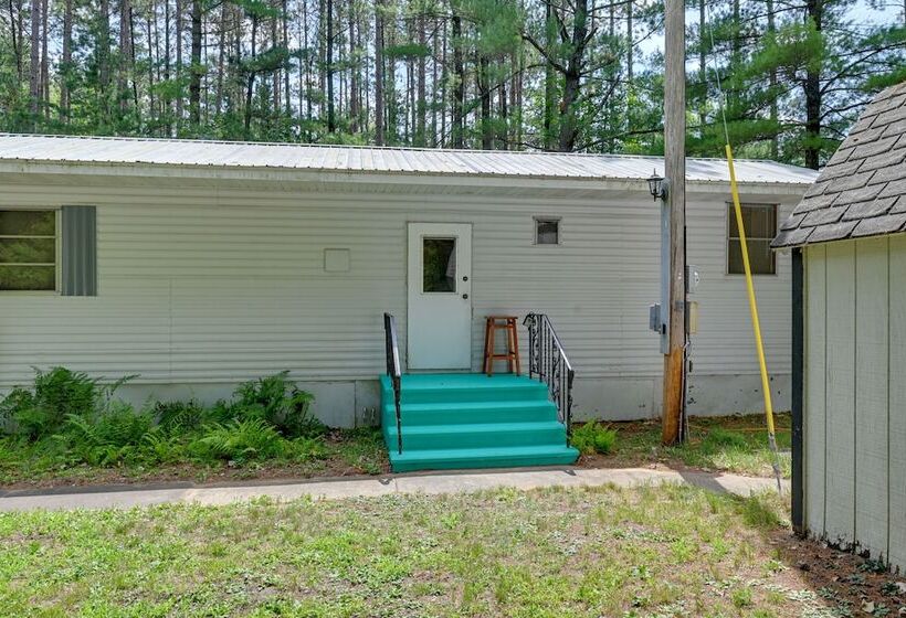 Rustic Mauston Retreat: Walk To Castle Rock Lake