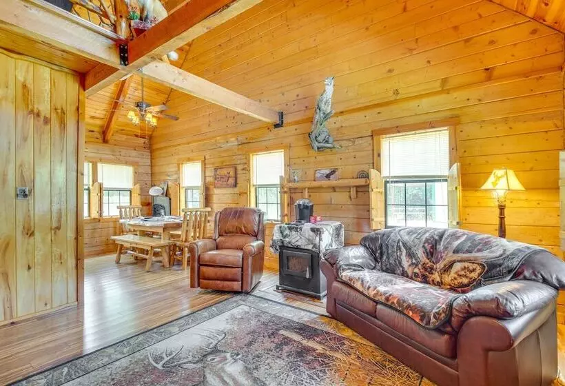 Secluded Oakland Cabin W/ Private Yard!