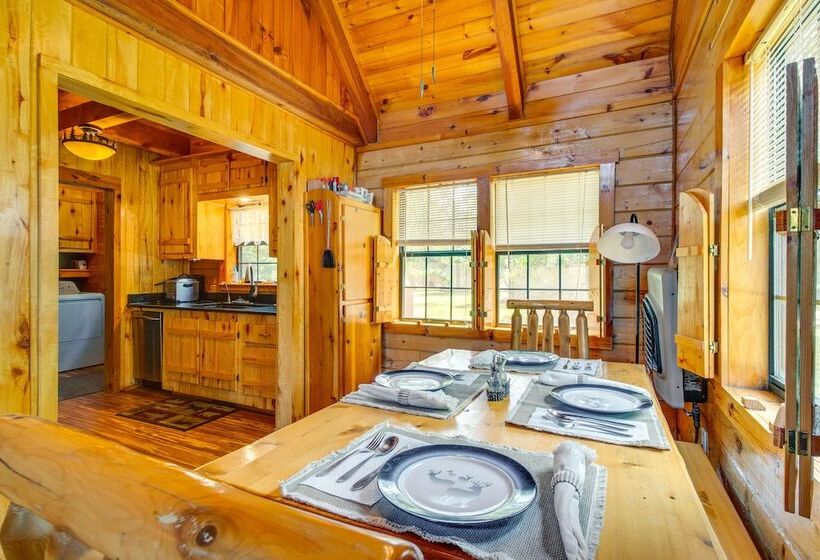 Secluded Oakland Cabin W/ Private Yard!