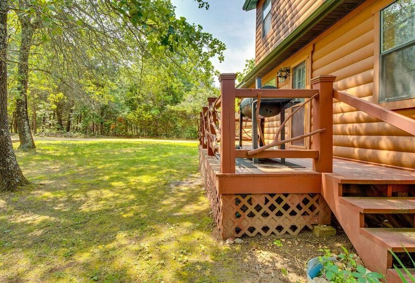 Secluded Oakland Cabin W/ Private Yard!