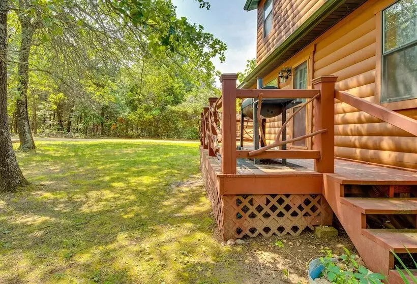 Secluded Oakland Cabin W/ Private Yard!