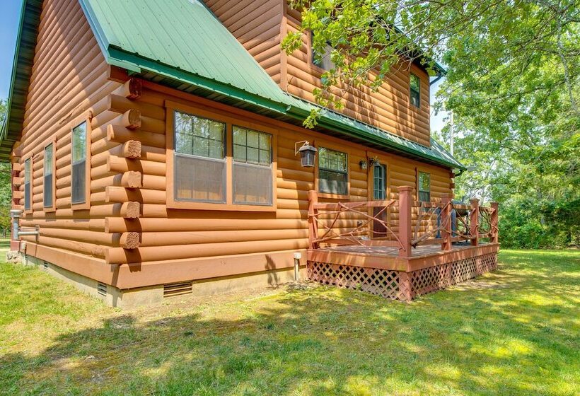 Secluded Oakland Cabin W/ Private Yard!