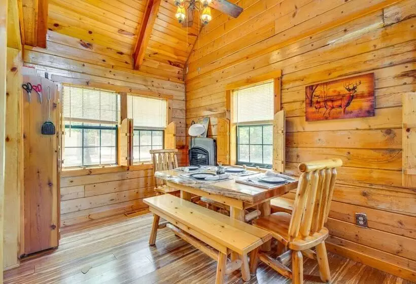 Secluded Oakland Cabin W/ Private Yard!