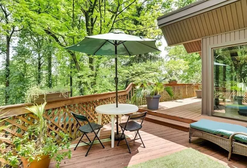 Spacious King Of Prussia Home W/ 2 Game Rooms