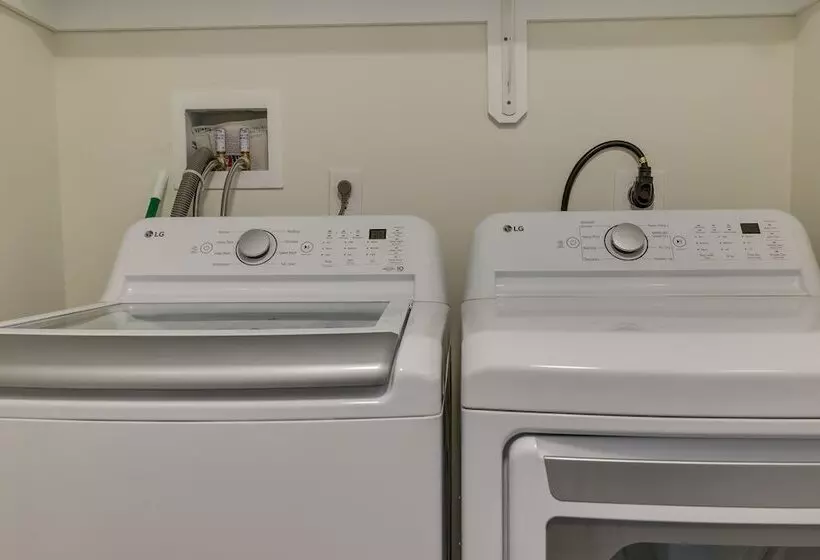 Hot Tub + Lake Access: Spacious Tobyhanna Home