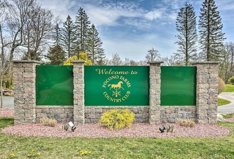 Hot Tub + Lake Access: Spacious Tobyhanna Home