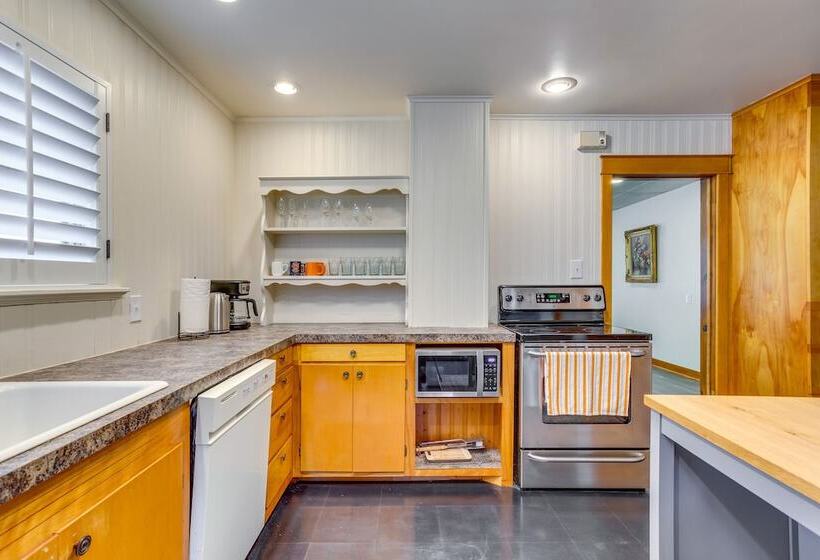 Stillwater Home Walk To Boone Pickens Stadium!