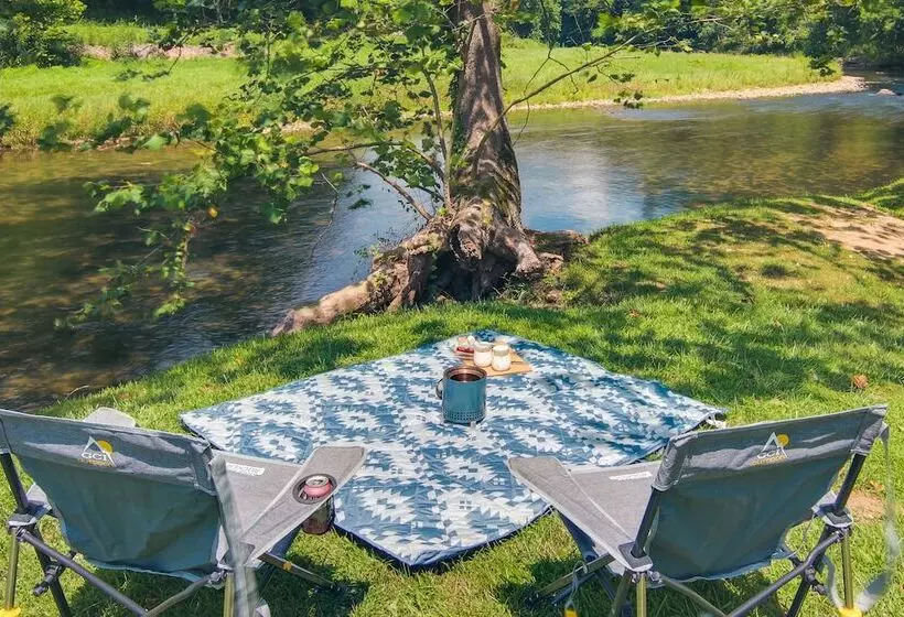 Upscale + Modern Tiny Cabin On Cane River!