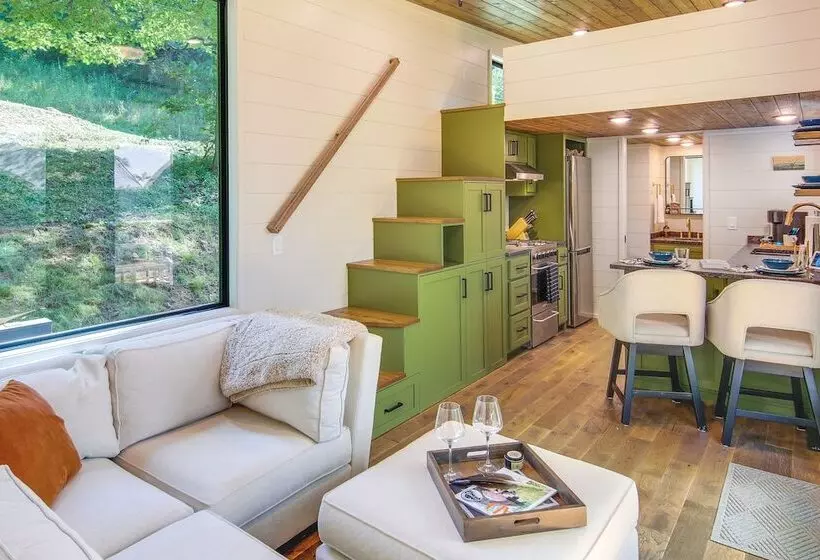 Upscale + Modern Tiny Cabin On Cane River!