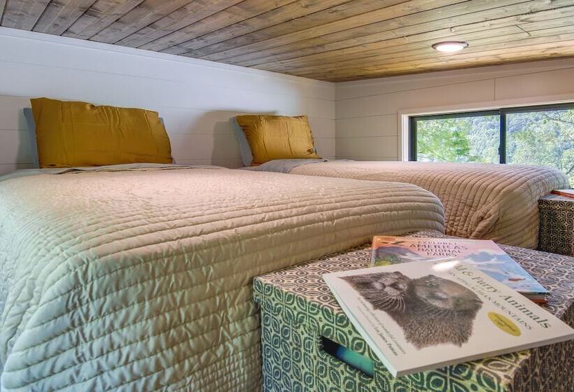 Upscale + Modern Tiny Cabin On Cane River!