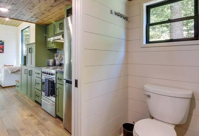 Upscale + Modern Tiny Cabin On Cane River!