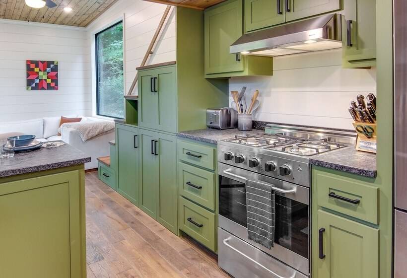 Upscale + Modern Tiny Cabin On Cane River!