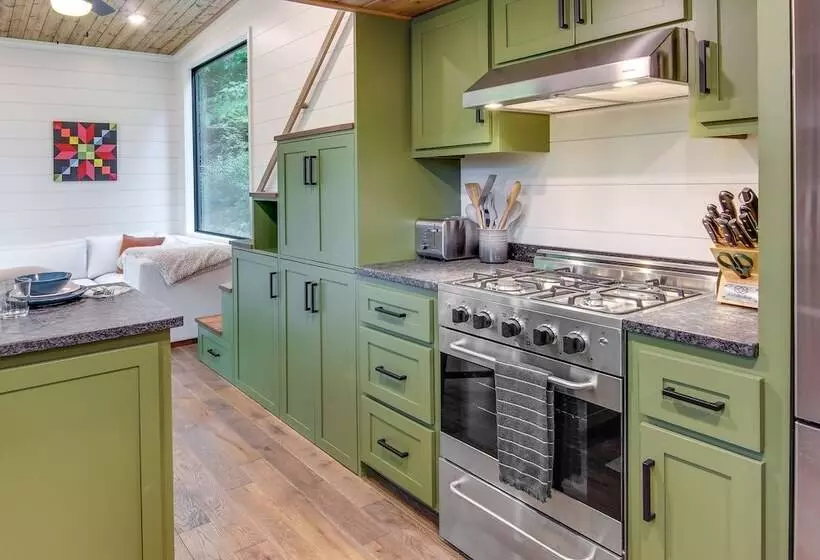 Upscale + Modern Tiny Cabin On Cane River!