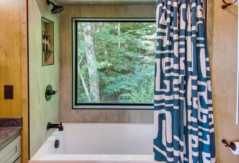 Upscale + Modern Tiny Cabin On Cane River!