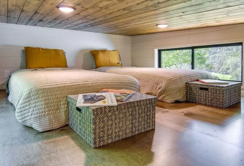 Upscale + Modern Tiny Cabin On Cane River!