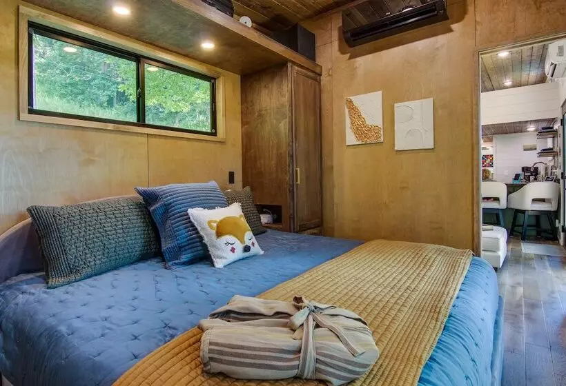 Upscale + Modern Tiny Cabin On Cane River!