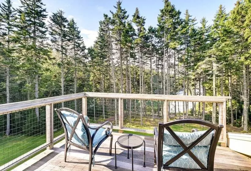 Waterfront Deer Isle Retreat W/ Fire Pit!