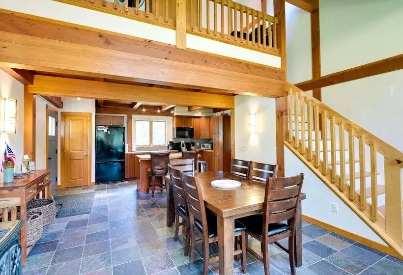 Waterfront Deer Isle Retreat W/ Fire Pit!